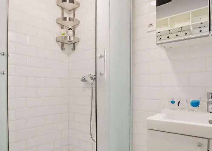 In 34975 בית נופש